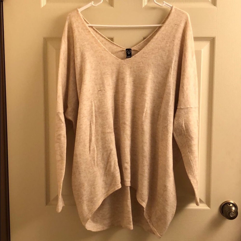 Windsor V-neck sweater